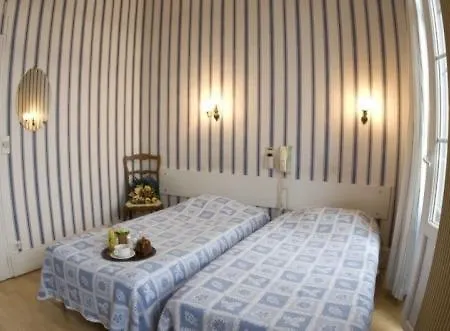 Le Parisien Hotel